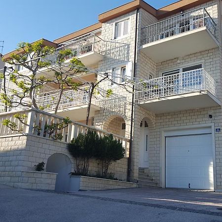 Apartments Sara Podstrana Dış mekan fotoğraf