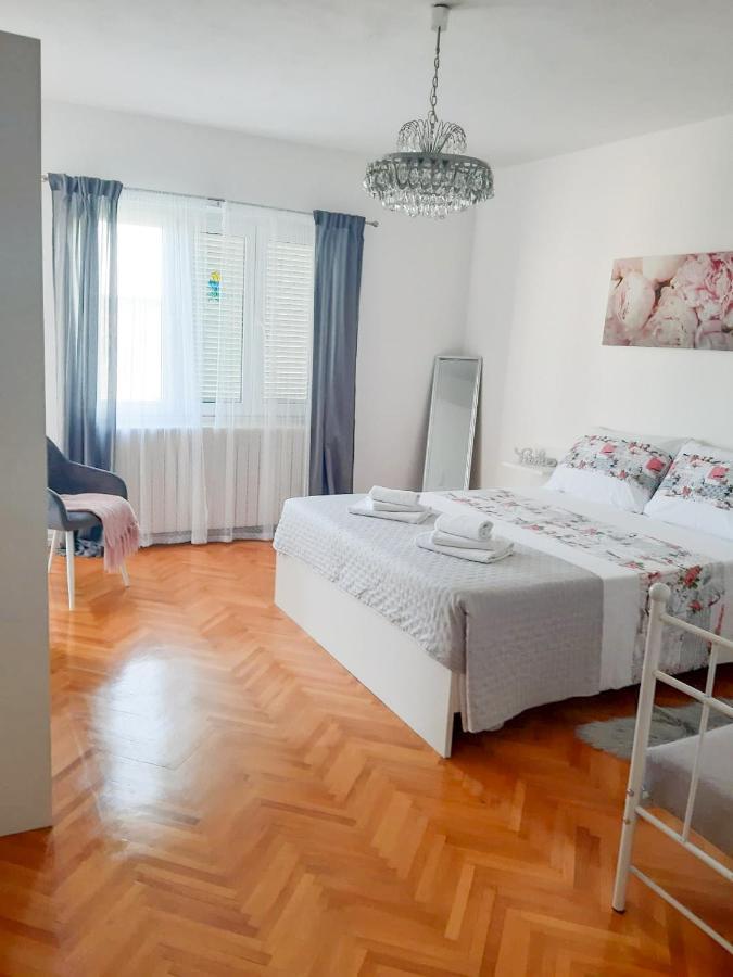 Apartments Sara Podstrana Dış mekan fotoğraf