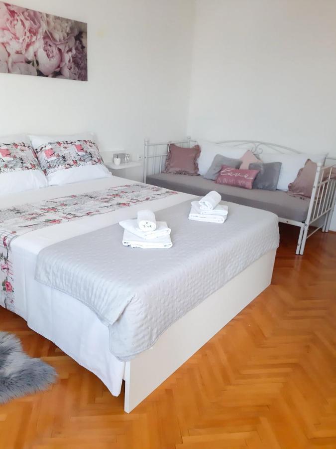 Apartments Sara Podstrana Dış mekan fotoğraf