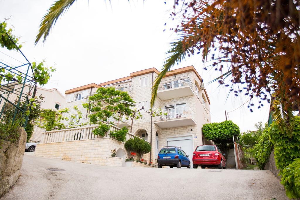 Apartments Sara Podstrana Dış mekan fotoğraf