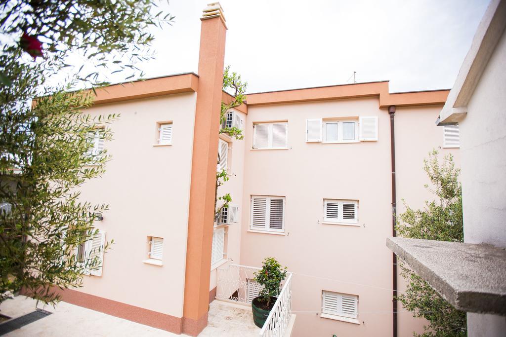 Apartments Sara Podstrana Dış mekan fotoğraf